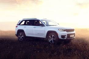Jeep Grand Cherokee Front Left Side Image