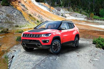 Jeep Trailhawk 2019-2021 Front Left Side Image