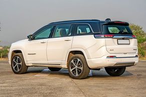 Jeep Meridian Rear Left View Image