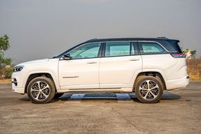 Jeep Meridian Side View (Left)  Image
