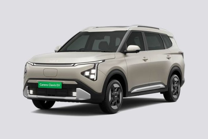 Kia Carens Clavis with electric seats and boss mode