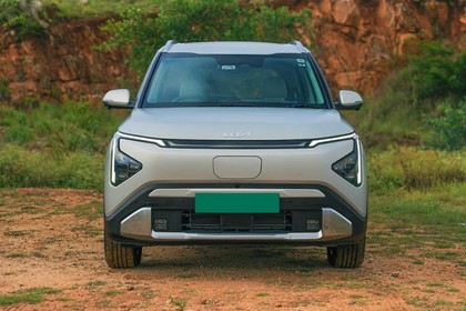 కియా కారెన్స్ క్లావిస్ ఈవి ముందు వీక్షణ image