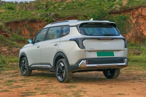 Kia Carens Clavis EV Rear Left View Image