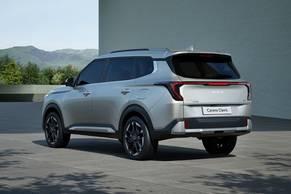 Kia Carens Clavis Rear Left View Image