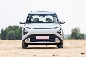 Kia Carens Clavis Front View Image