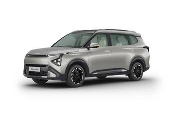 Kia Carens Clavis Front Left Side Image