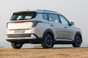 Kia Carens Clavis Rear Right Side Image