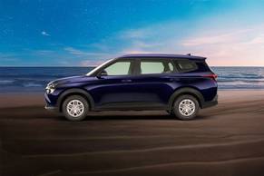 Kia Carens Side View (Left)  Image