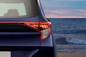 Kia Carens Taillight Image