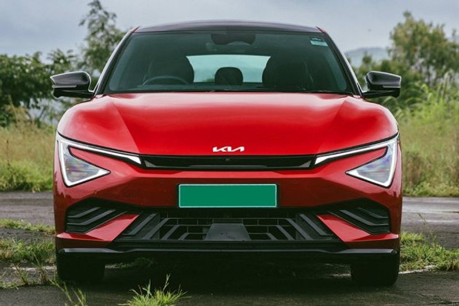 కియా ఈవి6 ముందు వీక్షణ image