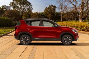 Kia Sonet Side View (Right)  Image