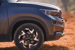 Kia Sonet Front fender Image