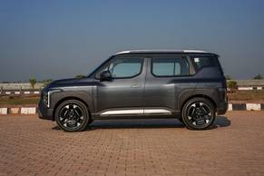 Kia Syros Rear Left View Image