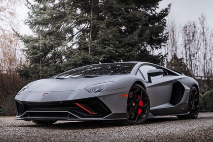 Lamborghini Aventador Price, Images, Mileage, Reviews, Specs