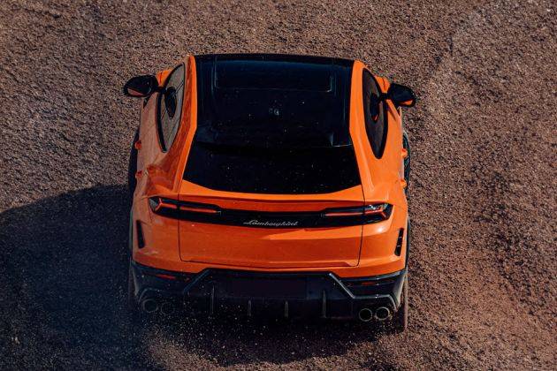 Lamborghini Urus Rear view Image