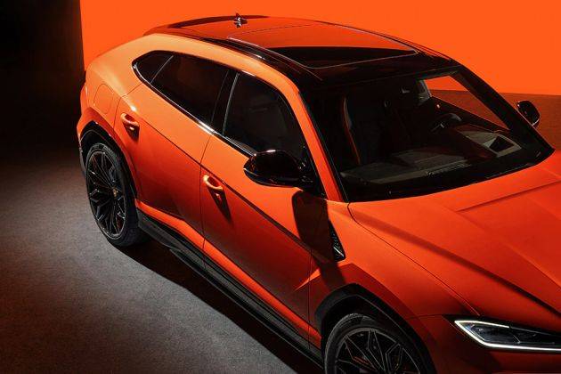 Lamborghini Urus Side Mirror (Body) Image