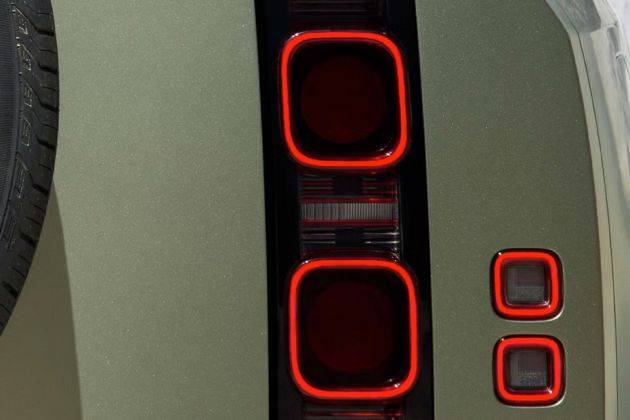 Land Rover Defender Taillight Image