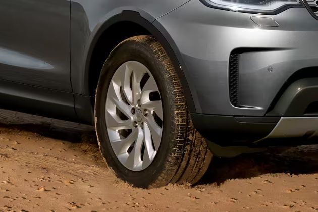 Land Rover Discovery Wheel Image