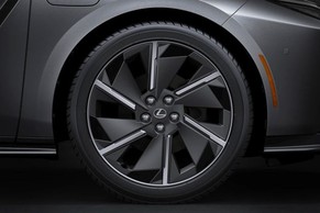 Lexus ES Wheel Image