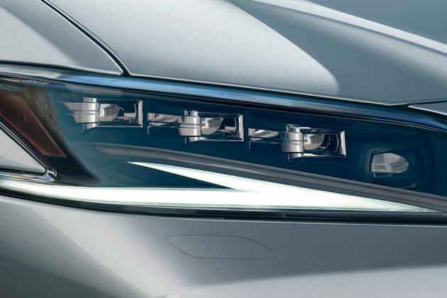 Lexus ES Headlight Image