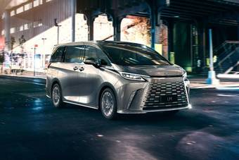 Lexus LM