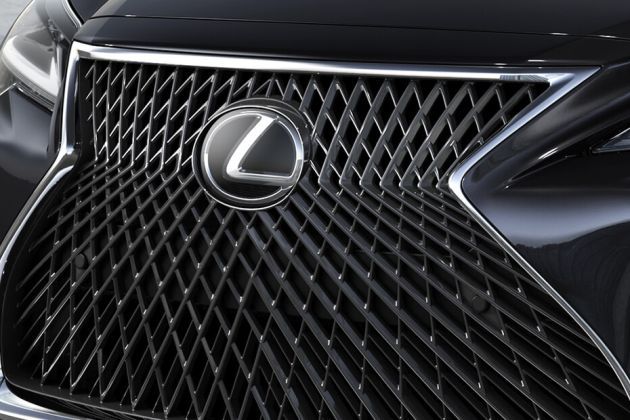 Lexus LS Grille Image
