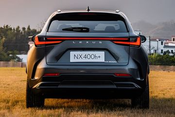 Lexus NX Rear view Image
