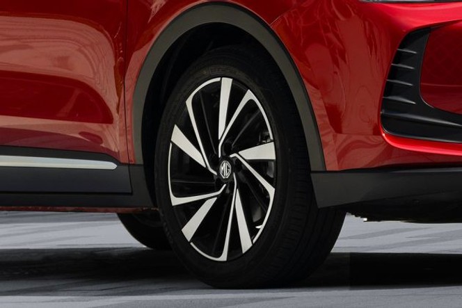 எம்ஜி zs hev சக்கர image