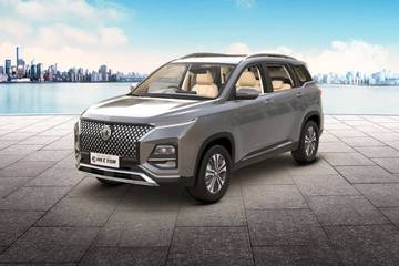 MG Hector Plus Front Left Side Image