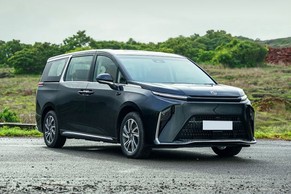 MG M9 Exterior Image Image