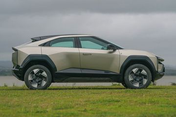 Mahindra BE 6 Front Right View Image