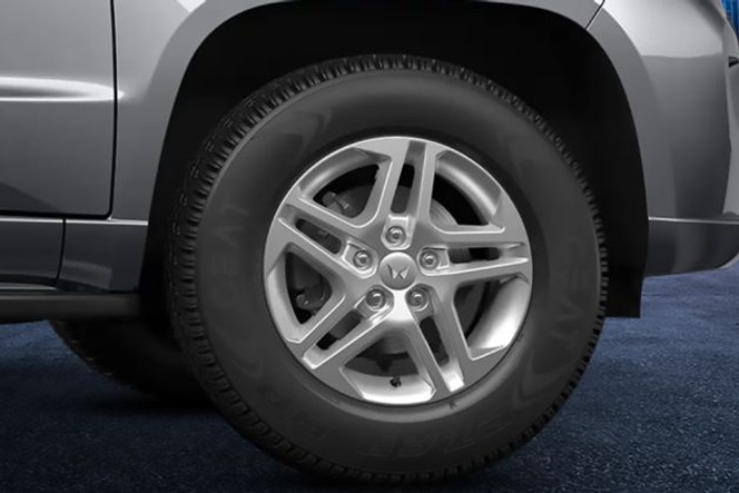 महिंद्रा बोलेरो नियो प्लस व्हील image