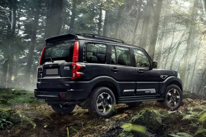 Mahindra Scorpio Rear Right Side Image