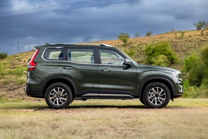 Mahindra Scorpio N Front Right View Image Mahindra Scorpio N Front Right View Image