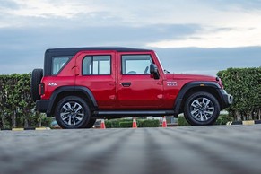 Mahindra Thar ROXX Front Right View Image