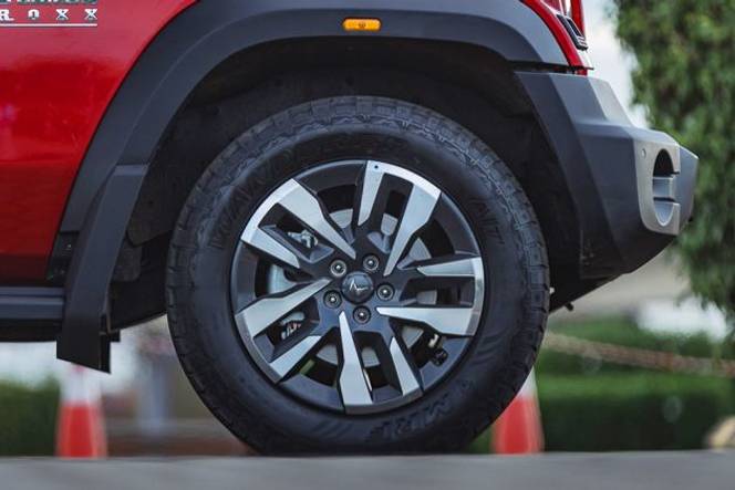 Mahindra Thar ROXX Wheel Image