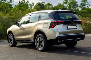 Mahindra XEV 9S Rear Left View Image