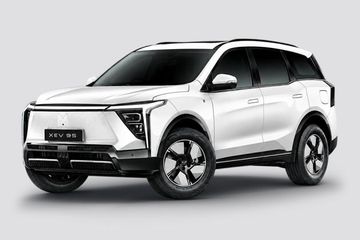 Mahindra XEV 9S Front Left Side Image