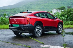 Mahindra XEV 9e Rear Right Side Image