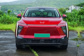 Mahindra XEV 9e Front View Image