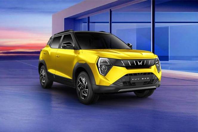 Mahindra XUV 3XO Front RIght Side View
