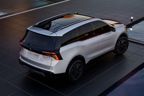 Mahindra XUV 7XO Rear Right Side Image