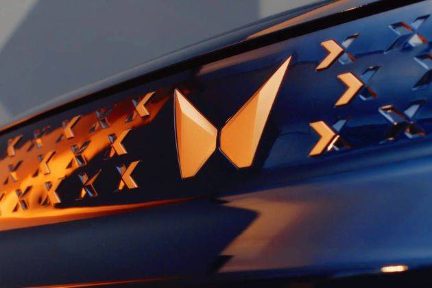 Mahindra XUV400 EV Front Grill - Logo Image