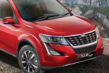 Mahindra XUV500 Grille Image