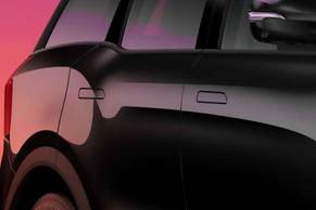 Mahindra XUV700 Door Handle Image