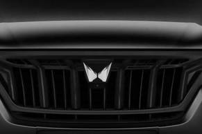 Mahindra XUV700 Front Grill - Logo Image