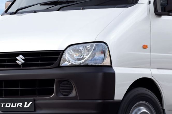 Maruti Suzuki Eeco Tour V Headlight Image