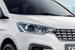 Maruti Ertiga Tour Headlight Image