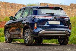 Maruti Suzuki Grand Vitara Rear Left View Image