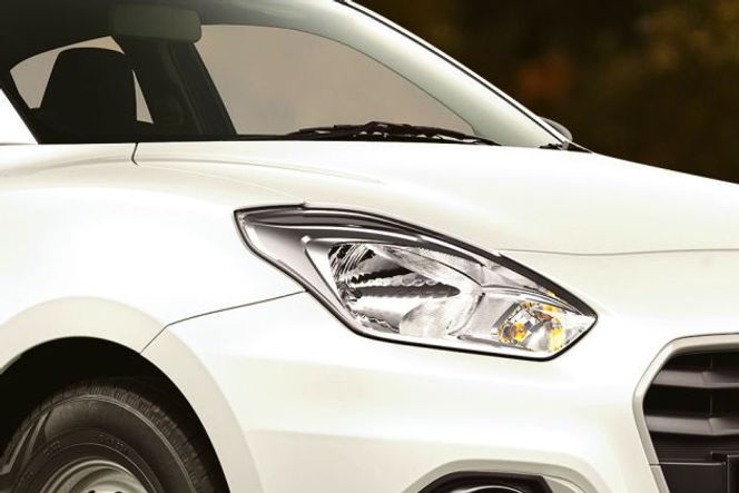 மாருதி சுசூகி ஸ்விஃப்ட் டிசைர் டூர் headlight image